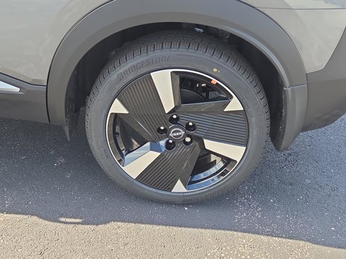 New 2026 Nissan Kicks SR w/ Cold Weather Package image 15