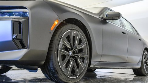 New 2026 BMW 740i w/ Premium Package image 10