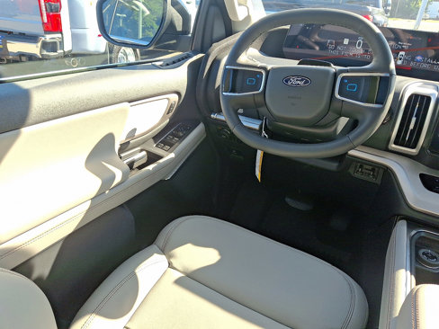 New 2025 Ford Expedition Active image 9