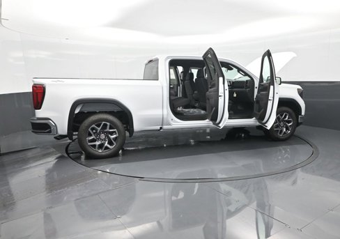 New 2025 GMC Sierra 1500 SLE image 29