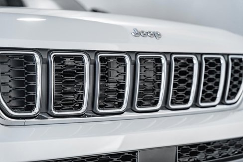 New 2025 Jeep Grand Cherokee L Laredo w/ Luxury Tech Group I image 12