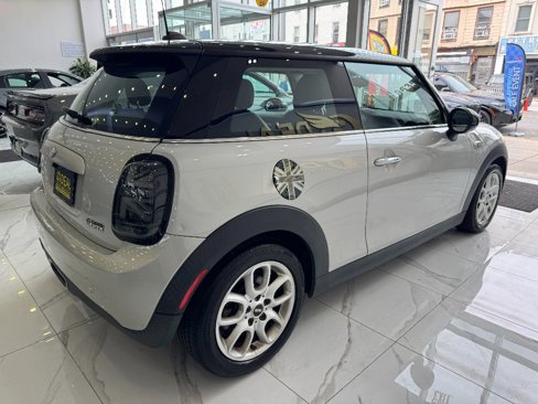 Used 2014 MINI Cooper 2-Door Hardtop image 4