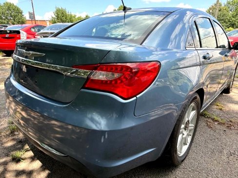 Used 2011 Chrysler 200 Touring image 10