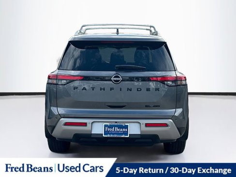 Used 2024 Nissan Pathfinder SL w/ Black Appearance Package image 6