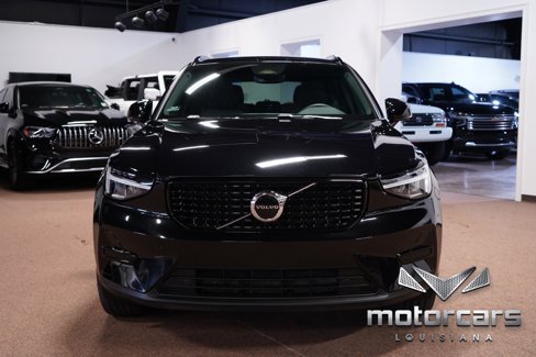Used 2024 Volvo XC40 B5 Core image 2