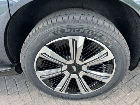 New 2026 Cadillac Escalade IQL Luxury image 32