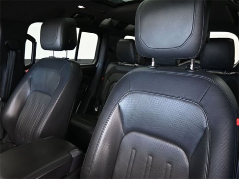 Used 2021 Land Rover Defender 110 X-Dynamic HSE image 17