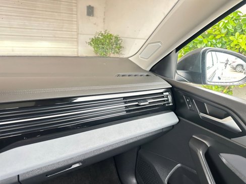 Used 2025 Volkswagen Jetta SE image 35