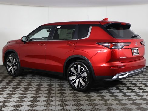 New 2025 Mitsubishi Outlander SE image 12