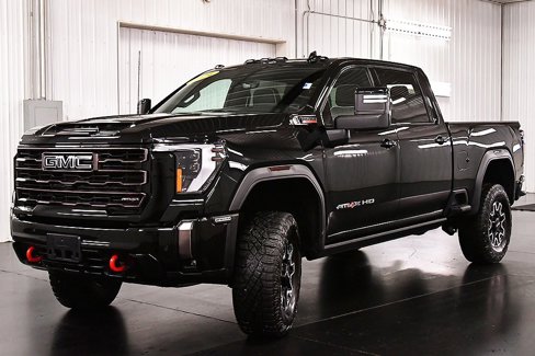 Used 2024 GMC Sierra 2500 AT4X image 3