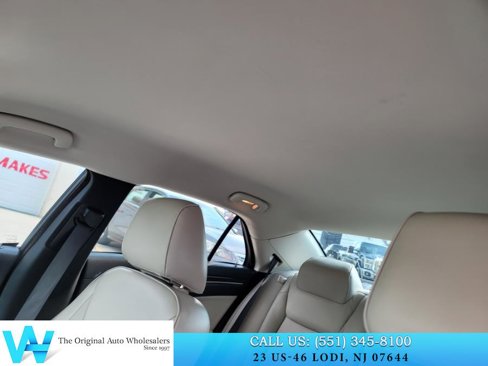 Used 2018 Chrysler 300 Limited image 11