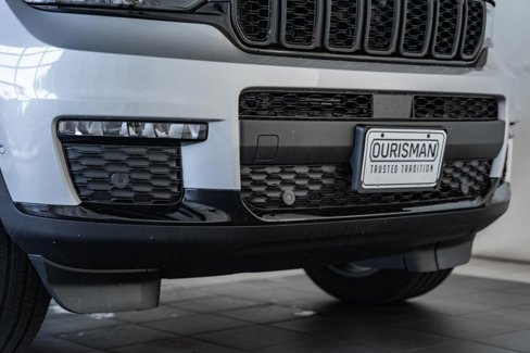 New 2025 Jeep Grand Cherokee L Limited w/ Luxury Tech Group II image 13