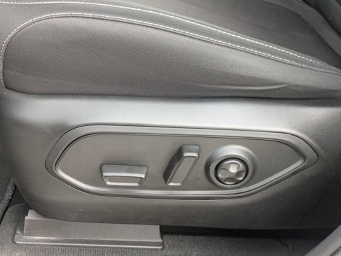 Used 2024 Jeep Grand Cherokee Laredo image 16