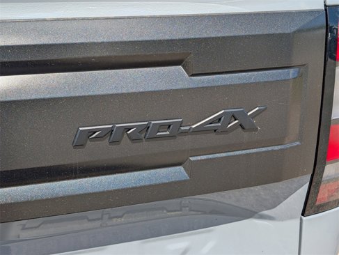 New 2025 Nissan Frontier PRO-4X w/ Pro Convenience Package image 10