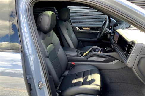 New 2026 Porsche Cayenne GTS image 25