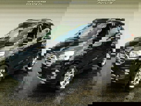 Used 2018 Ford Escape SEL image 2