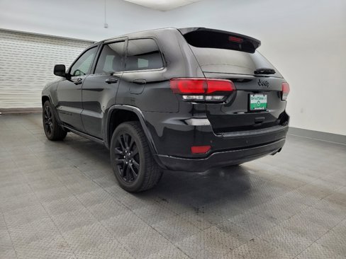 Used 2019 Jeep Grand Cherokee Altitude image 5