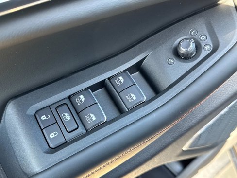 New 2025 Jeep Grand Cherokee Overland w/ Luxury Tech Group IV image 16