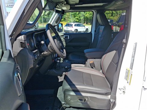 New 2025 Jeep Wrangler Unlimited Rubicon w/ Technology Group image 6