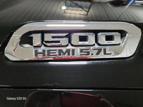 Used 2019 RAM 1500 Laramie image 9