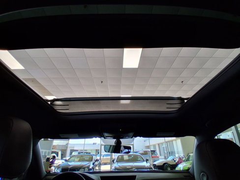 Used 2022 Volkswagen Atlas Cross Sport SE w/ Panoramic Sunroof Package image 22