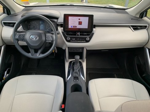 Used 2024 Toyota Corolla Cross L image 14