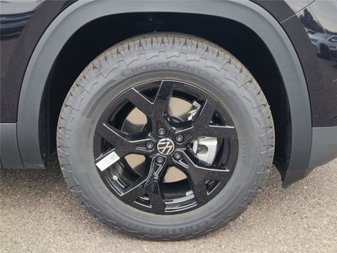 New 2025 Volkswagen Atlas Peak Edition SE image 16
