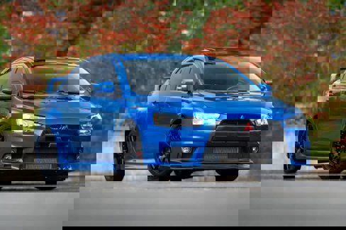 Used 2015 Mitsubishi Lancer Evolution GSR image 3