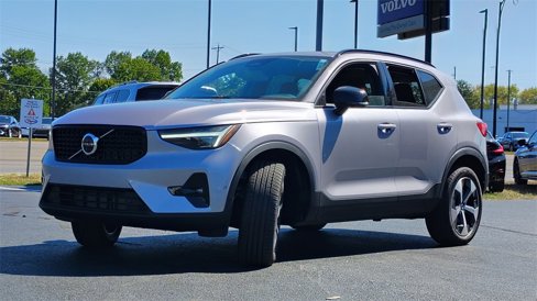 New 2026 Volvo XC40 B5 Plus w/ Climate Package image 6