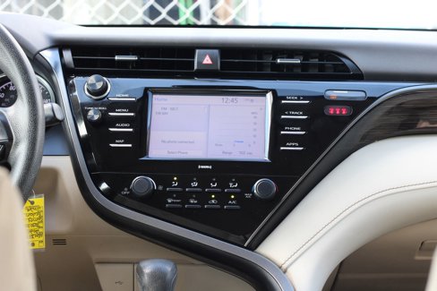 Used 2020 Toyota Camry LE image 18