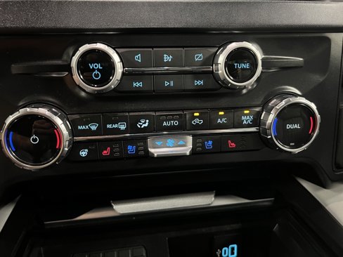 Used 2024 Ford F350 Limited image 44