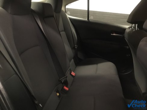 Used 2021 Toyota Corolla LE image 27