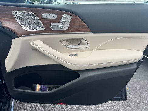 New 2026 Mercedes-Benz GLS 450 4MATIC image 16