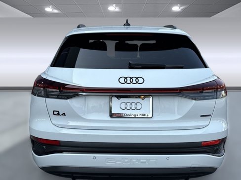 New 2025 Audi Q4 e-tron Prestige image 10
