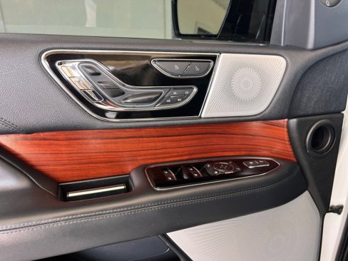 Used 2022 Lincoln Navigator L Reserve image 21