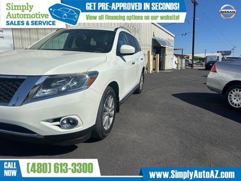 Used 2016 Nissan Pathfinder SV image 3