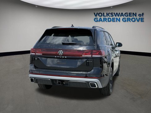 New 2025 Volkswagen Atlas Peak Edition SE image 10