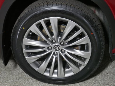 Used 2020 Toyota Highlander Limited image 15