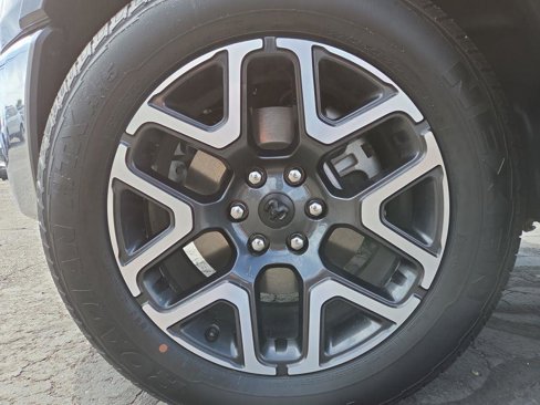 Used 2025 RAM 1500 Laramie image 14