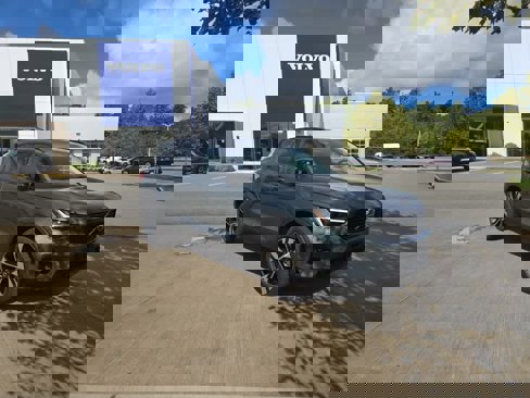 New 2026 Volvo XC40 B5 Ultra w/ Protection Package Premier image 2