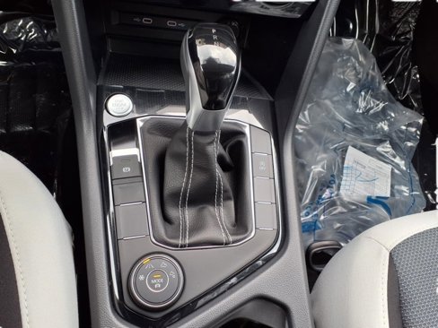New 2025 Volkswagen Taos S image 16