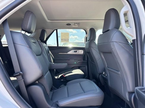 New 2025 Ford Explorer Active w/ Active Comfort Package image 5