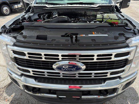 New 2025 Ford F550 4x4 Regular Cab Super Duty image 40