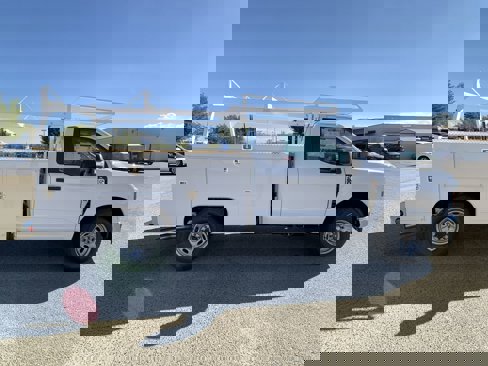 New 2026 Ford F250 XL w/ XL Chrome Package image 9