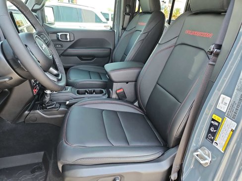 New 2025 Jeep Wrangler Unlimited Rubicon w/ Technology Group image 15