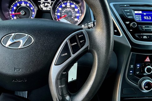 Used 2016 Hyundai Elantra SE image 12