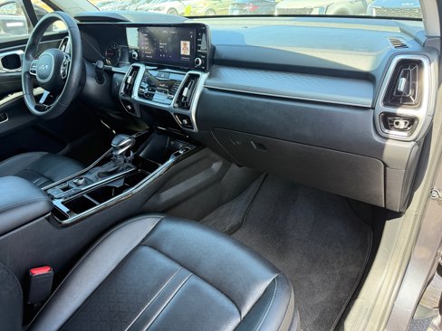 Certified 2022 Kia Sorento SX image 33
