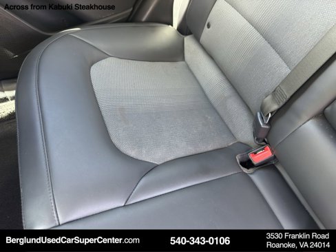 Used 2023 Kia Niro EX image 30