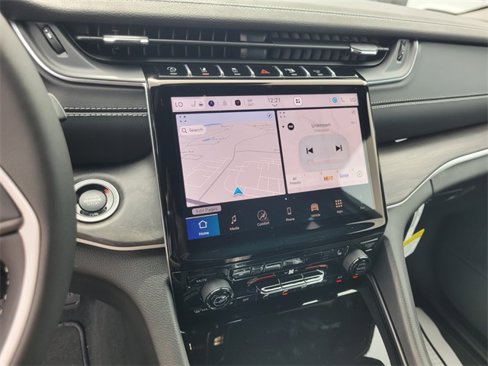 New 2025 Jeep Grand Cherokee Limited image 24