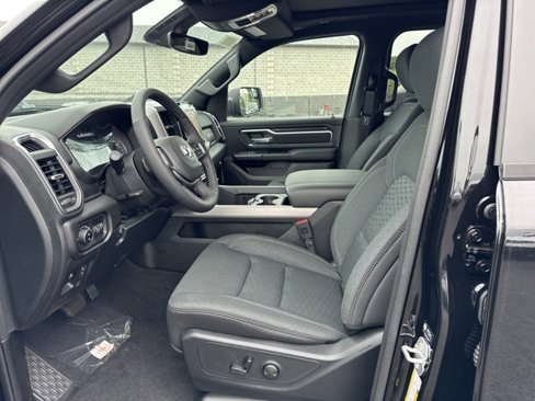 New 2026 RAM 1500 4x4 Crew Cab image 11